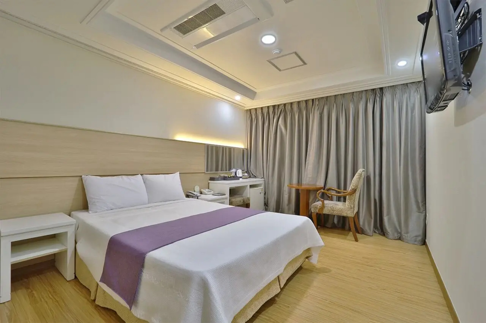 Palace Tourist Hotel