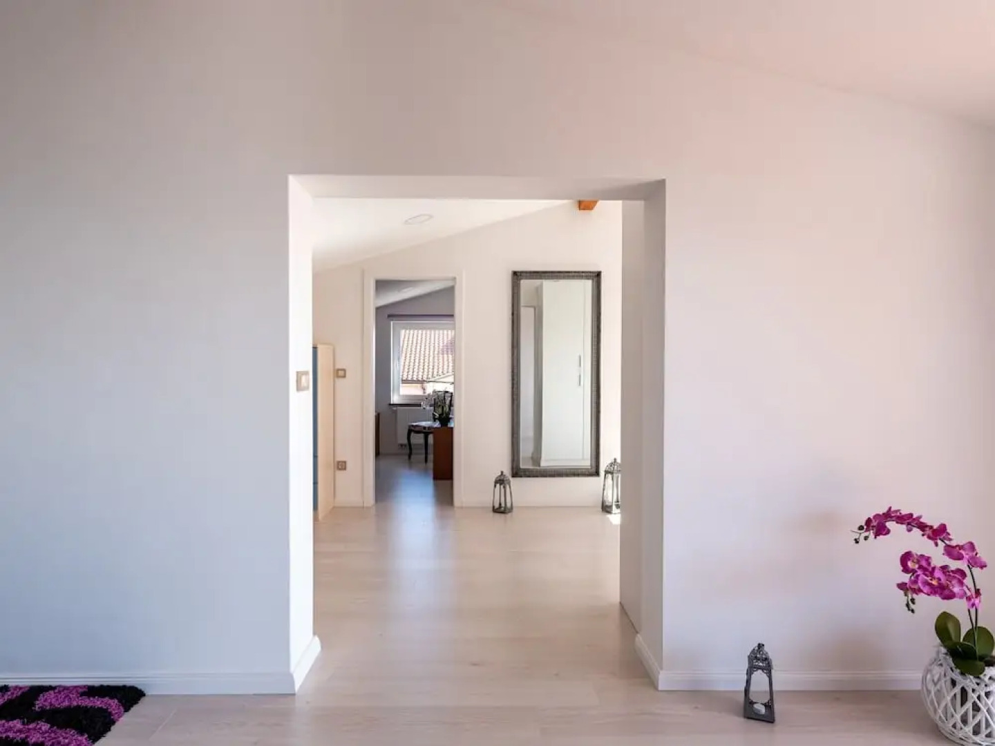 Plush Apartment in Rijeka with Hot Tub near Sea