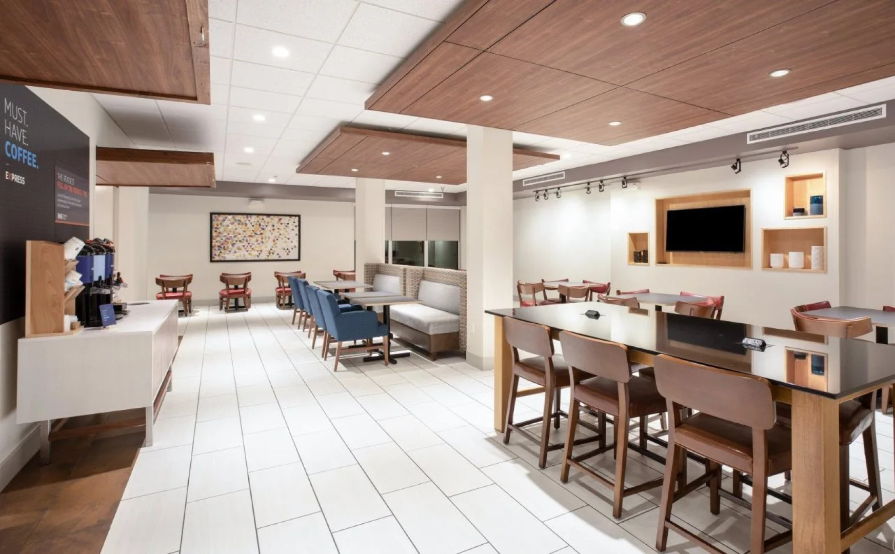 Holiday Inn Express & Suites Manhattan by IHG