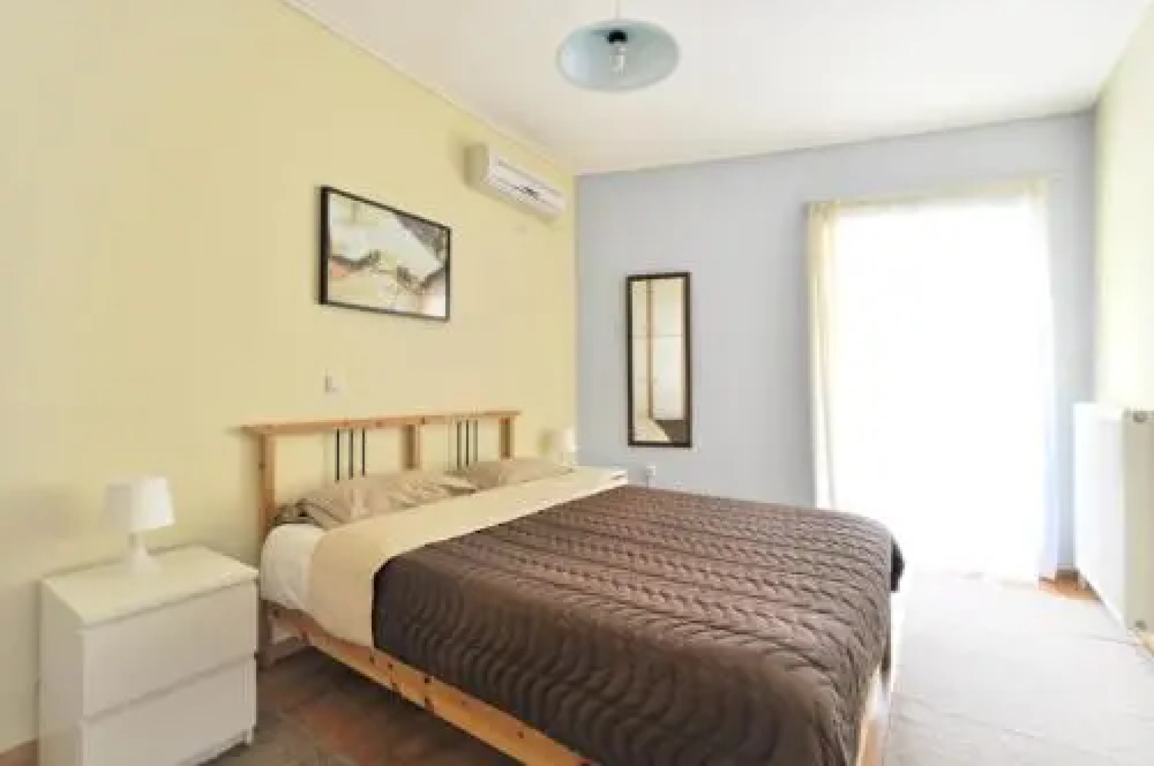 Kosta's Family House