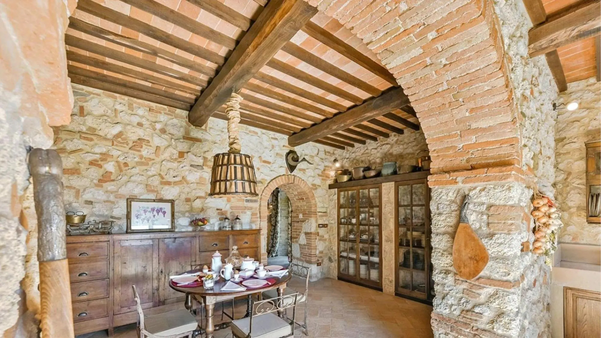 Independent Villa With 12 Beds-villa Aiola