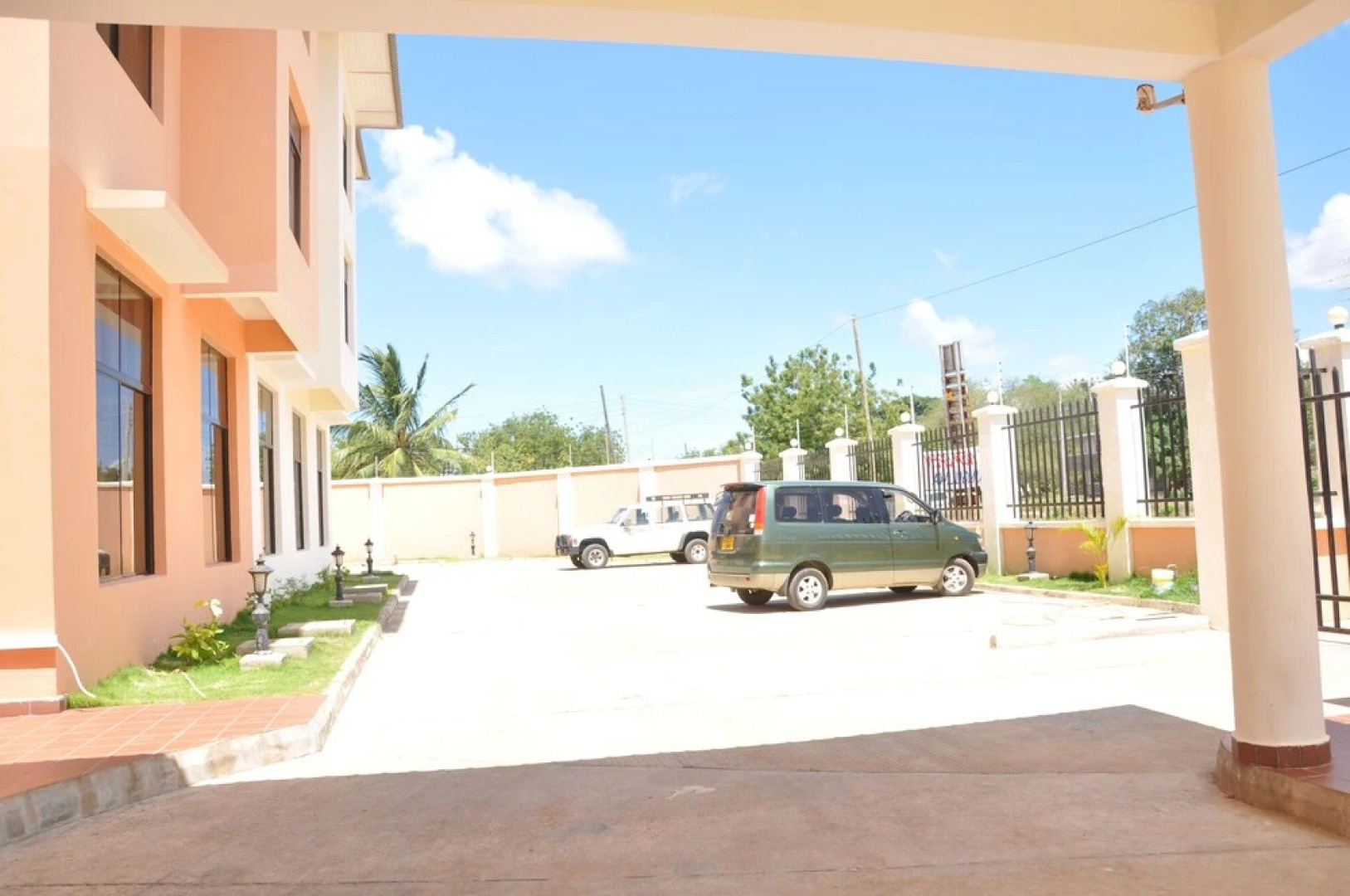 Luwa Evergreen Hotel