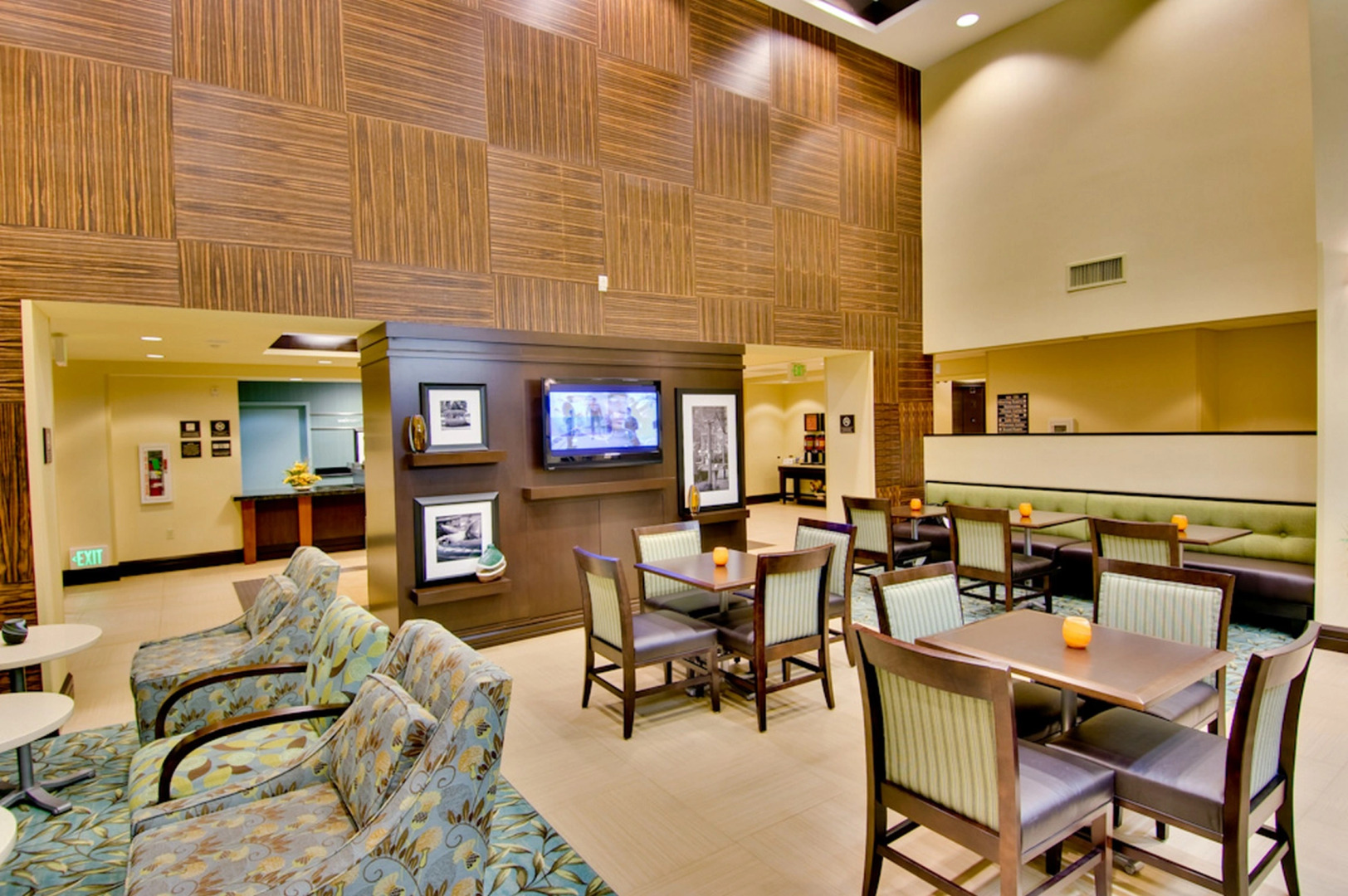 Hampton Inn & Suites Moreno Valley