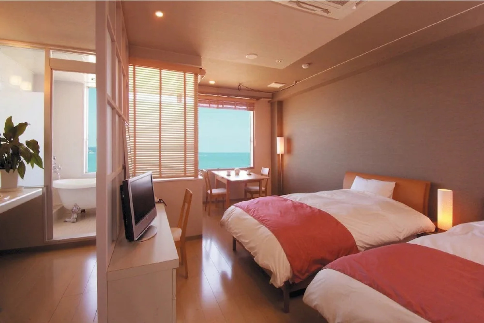 Kamogawa Universe Hotel