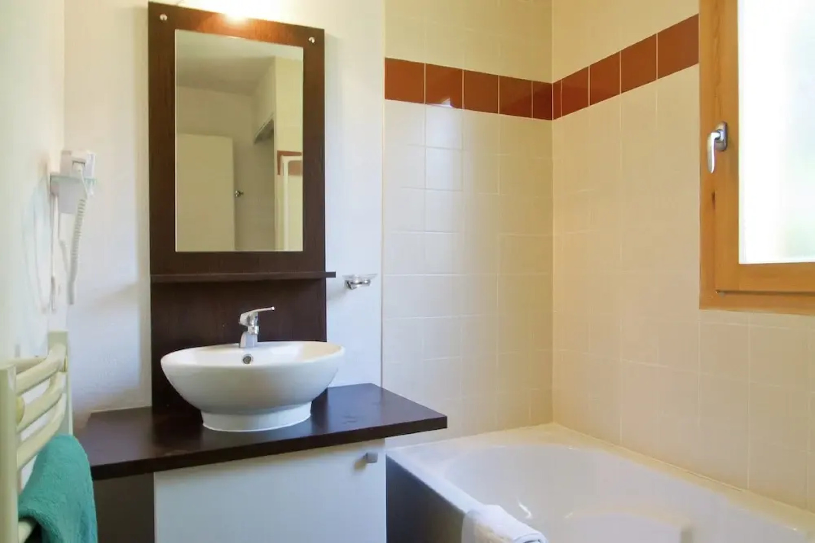 Alpine Escape Near Slopes