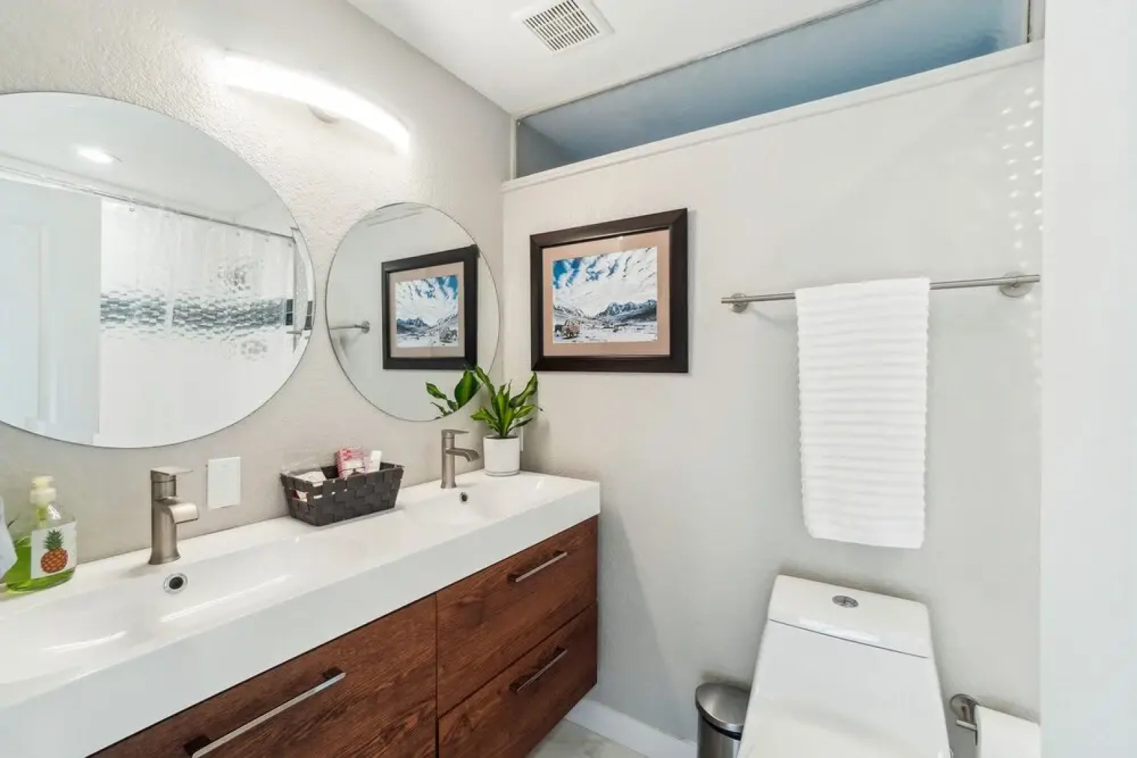 Lovely Centennial Home - 1 Mi to Southglenn Mall!