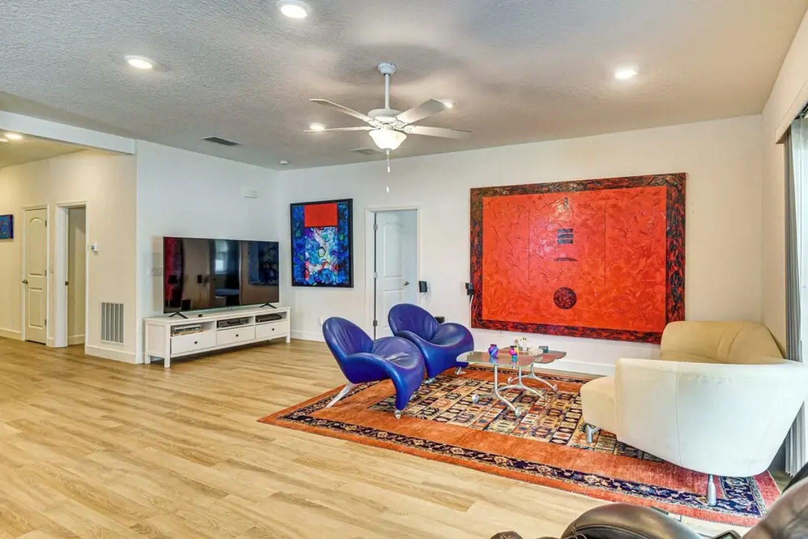 7 Mi to Flagler Beach: Breezy Stay w/ Pool Access!