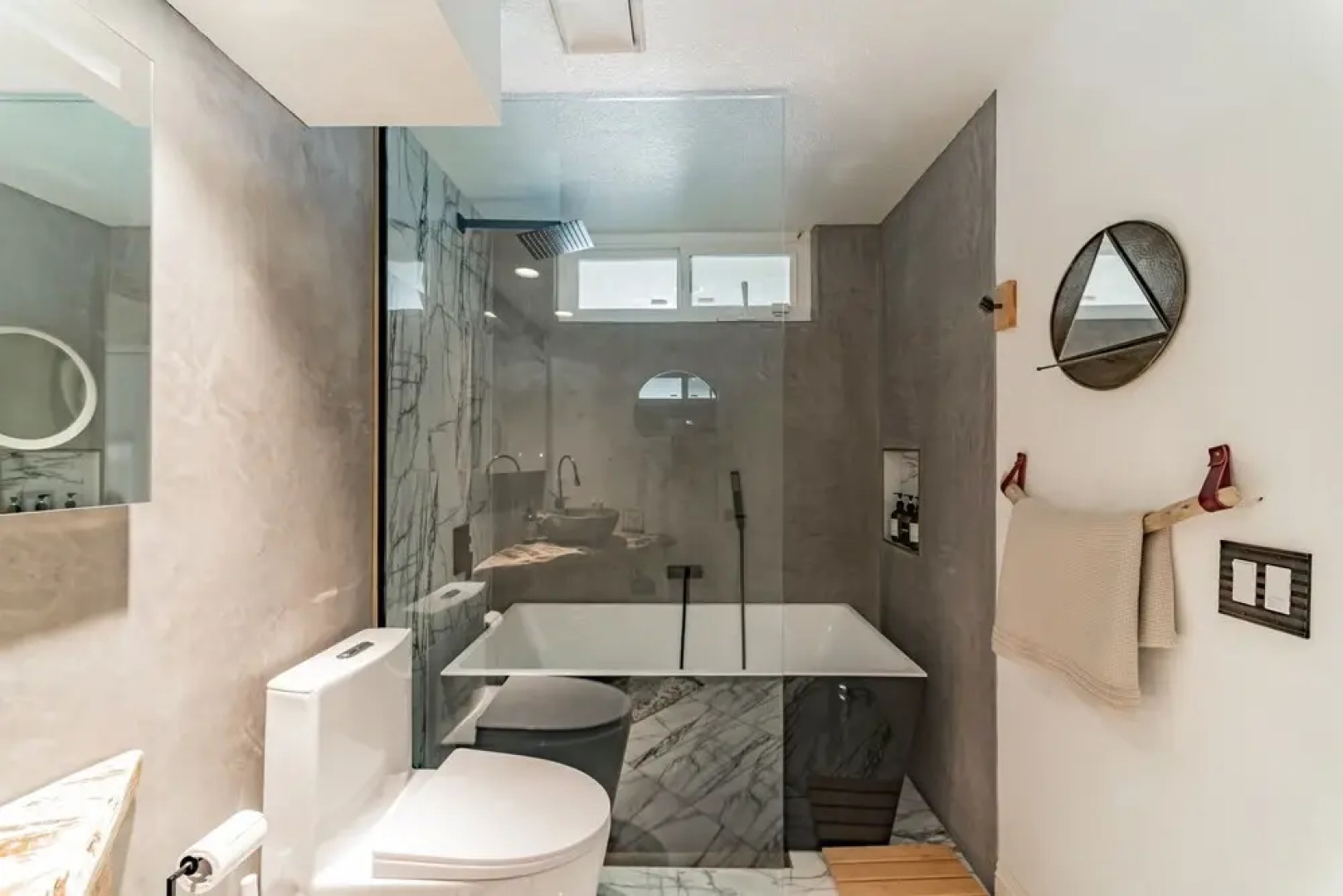 Palm Desert Escape Oasis Home 4 Bedroom Home by RedAwning