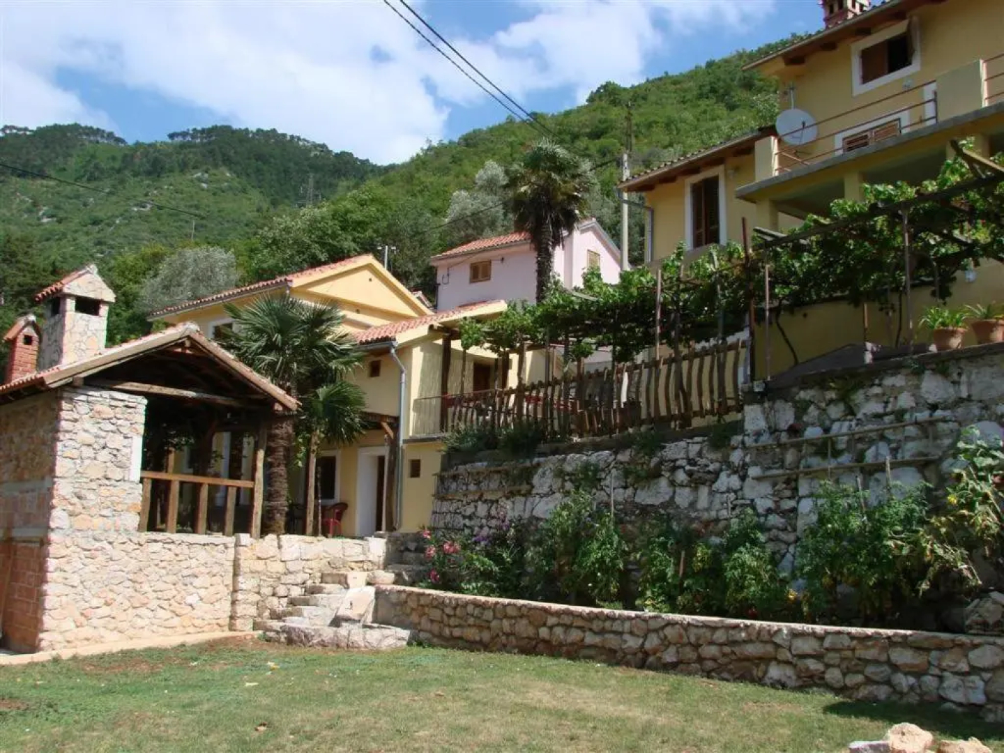 Apartments Vinetilia