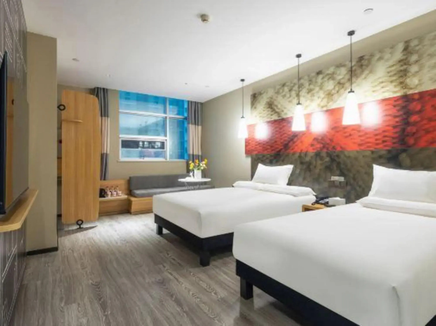 Ibis Hotel (Xianyang Qidi Science and Technology Park Baimahe Metro Station)