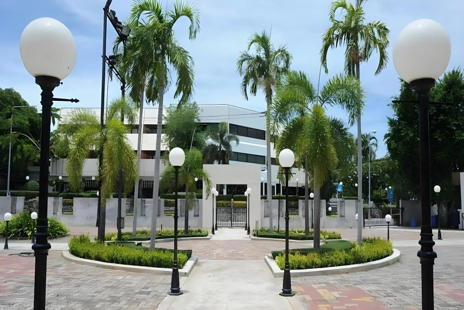 Bangsaen Villa Hotel (SHA Extra Plus)