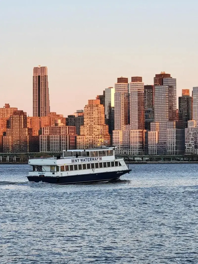 Courtyard by Marriott Edgewater NYC Area