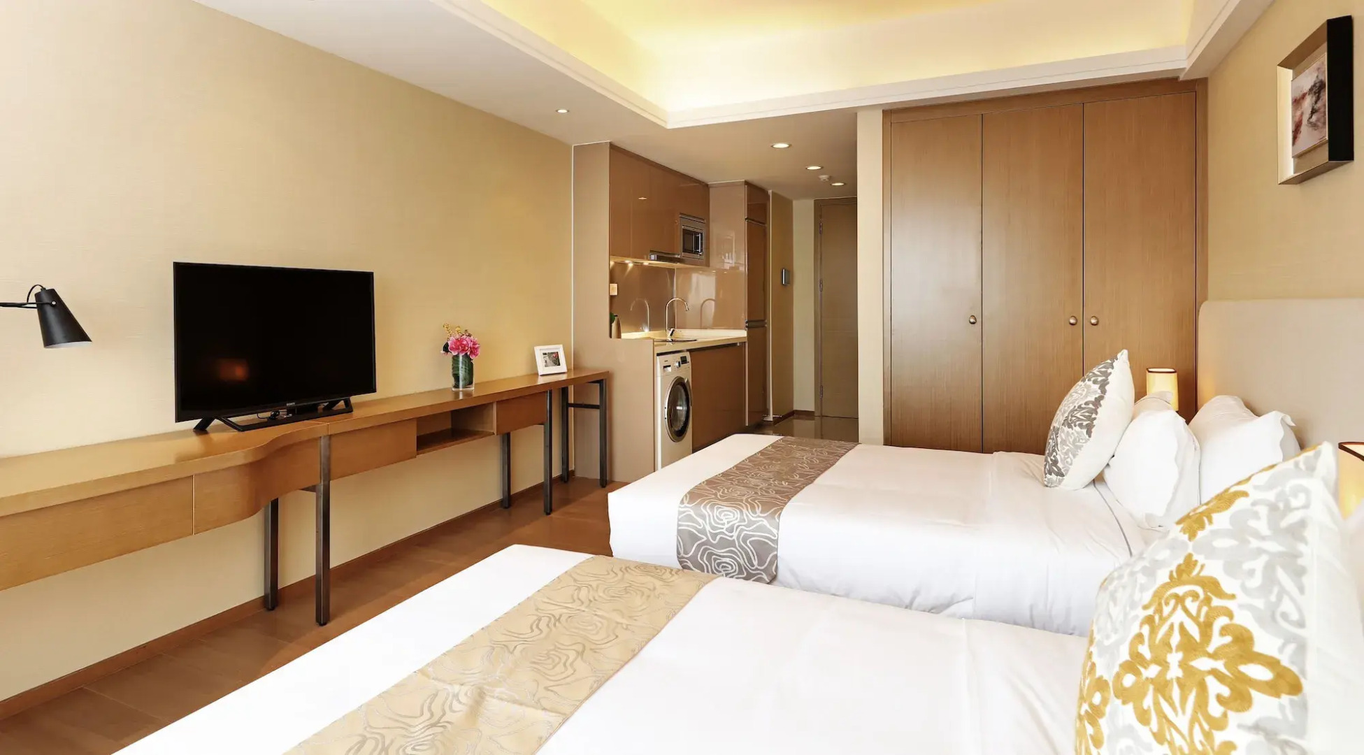 Yuwa Serviced ApartHotel