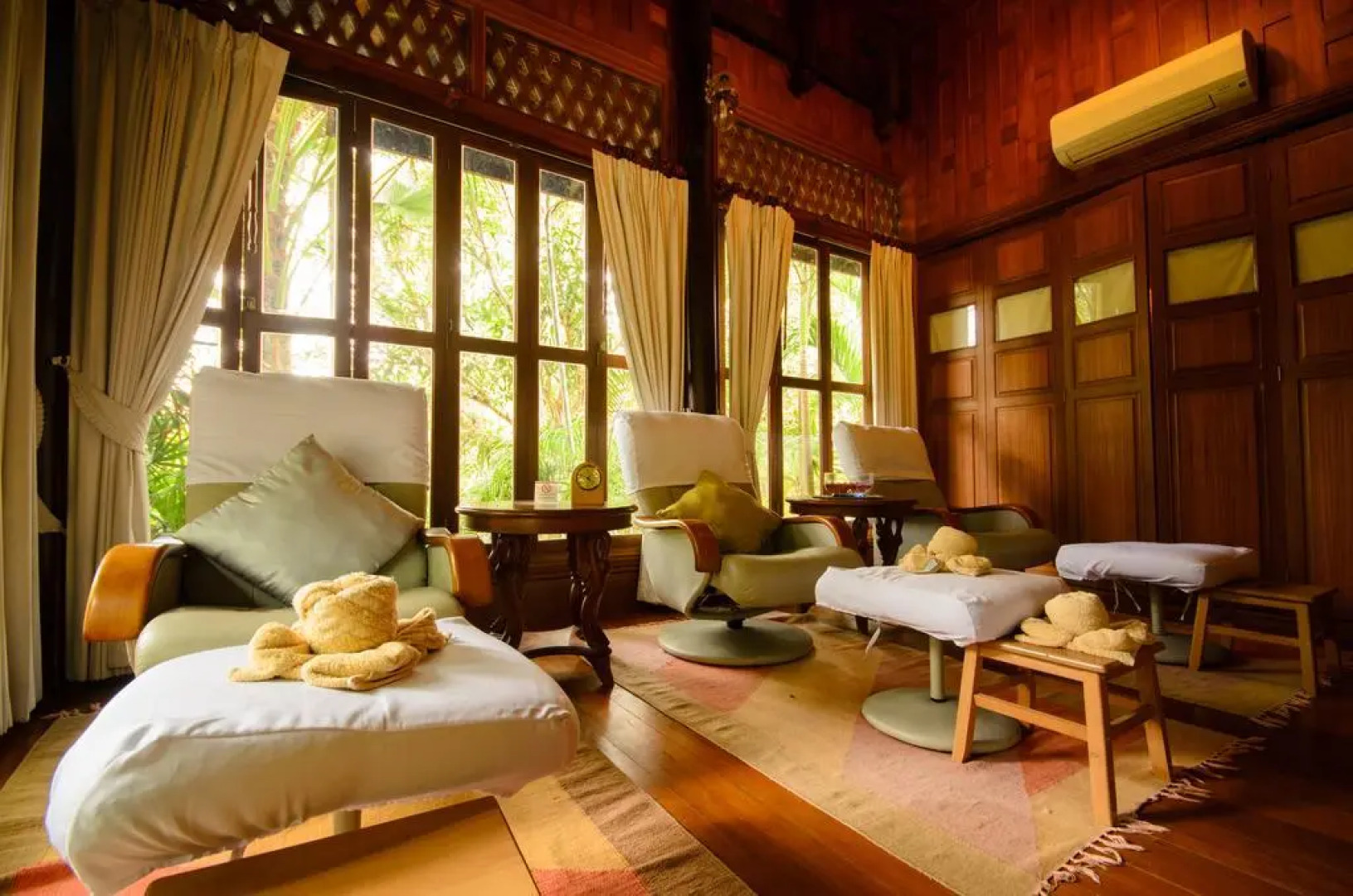 Petchvarin Resort and Spa