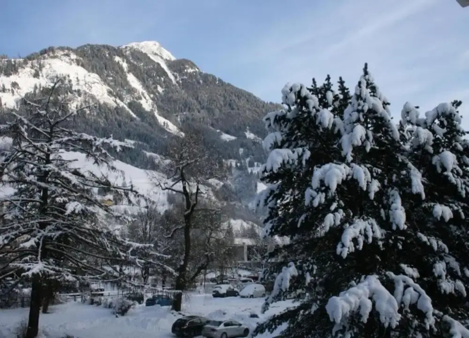 Spacious Apartment With Terrace for 8 Guests