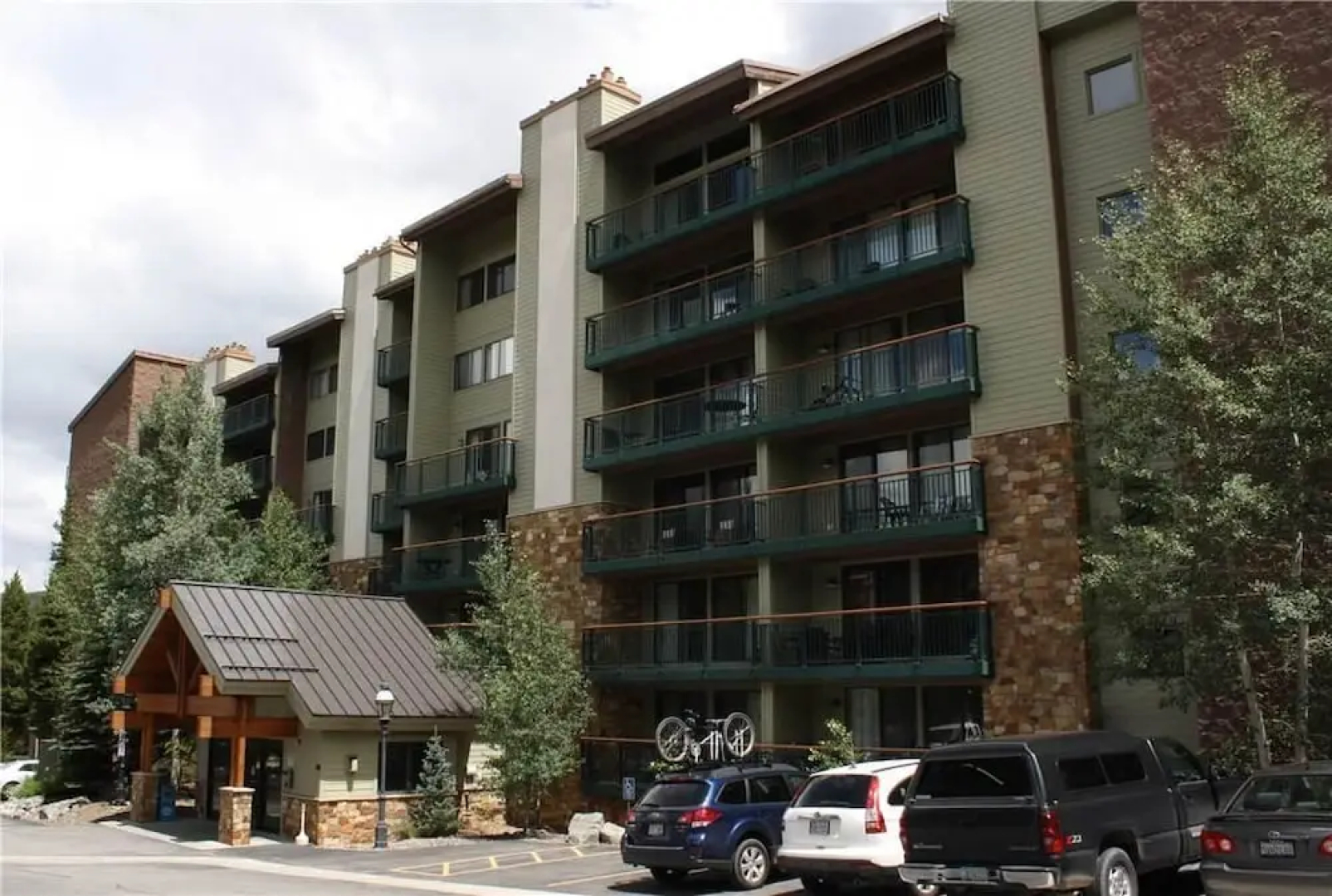 Trail's End 509 Downtown Condos with on-site Hot Tub