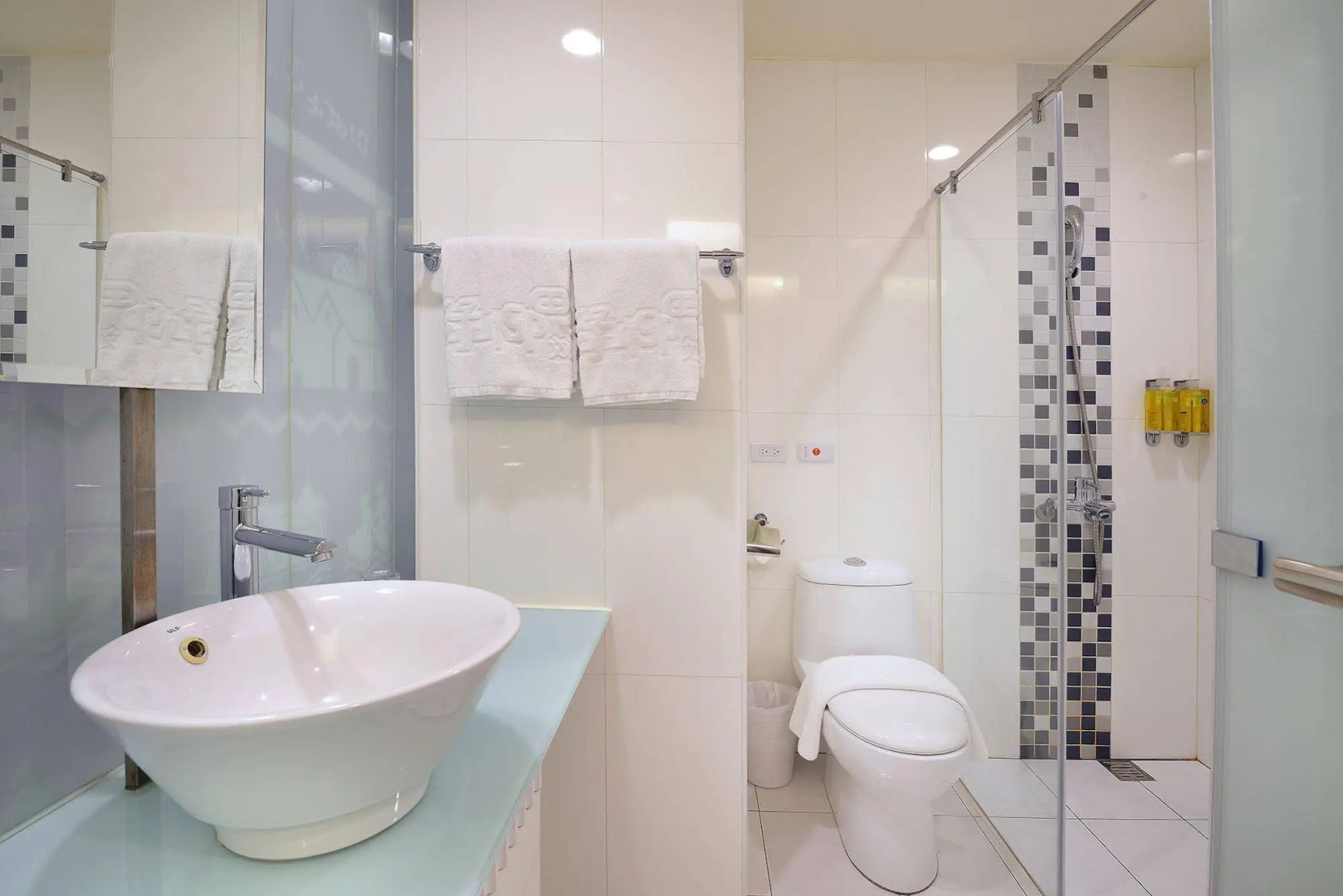 OLAH Poshtel - Taichung Station