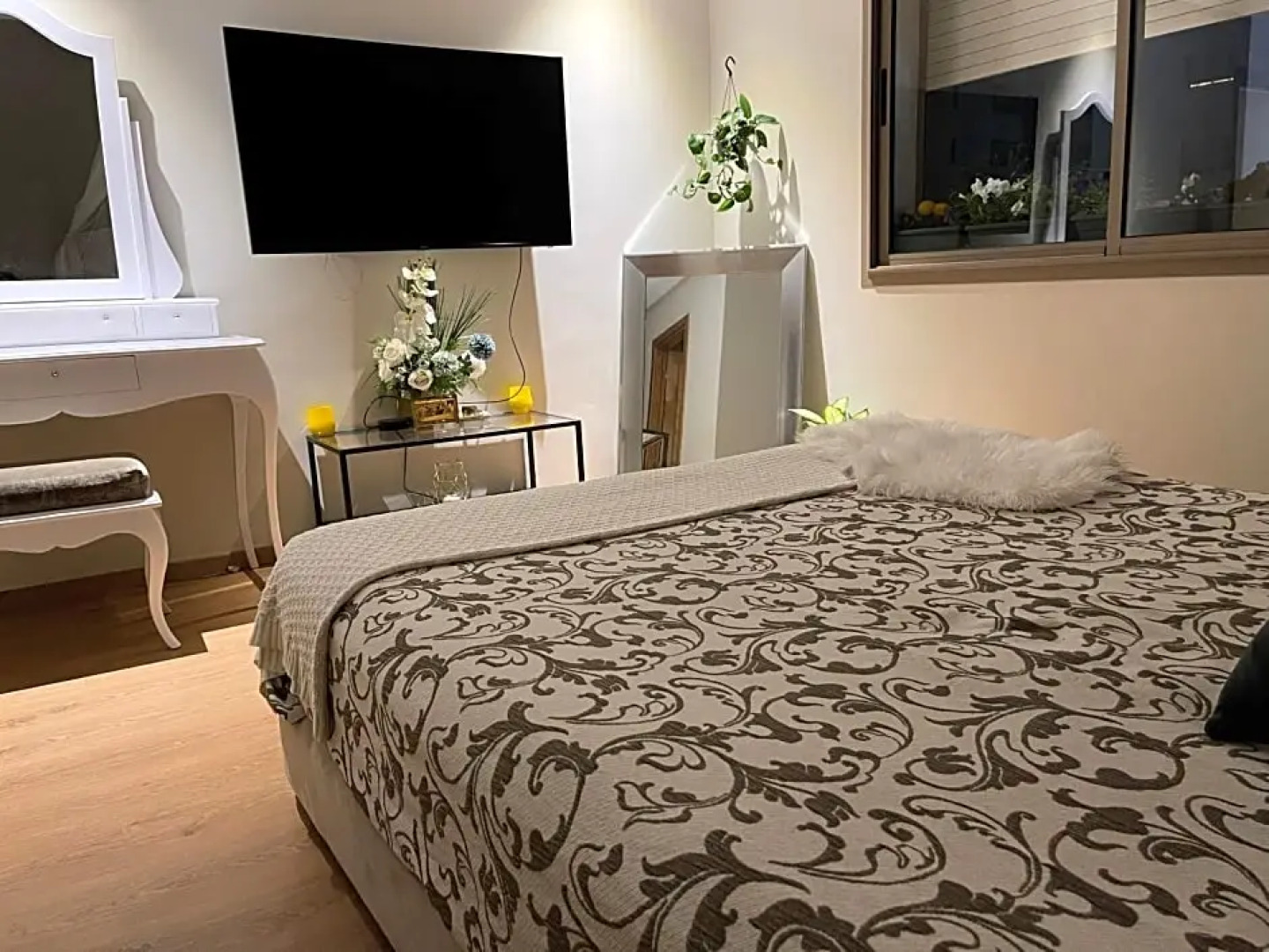 Chambre d'hôte close to the Airport MED 5 & market