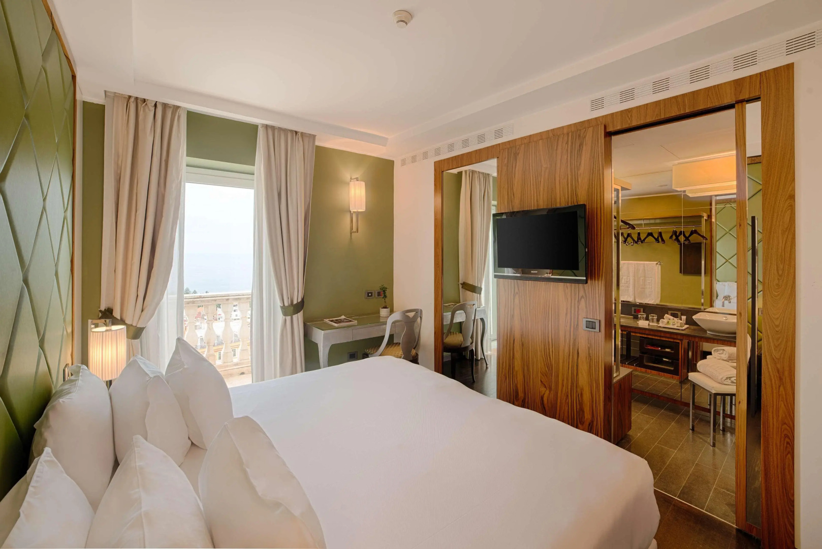 Отель NH Collection Taormina