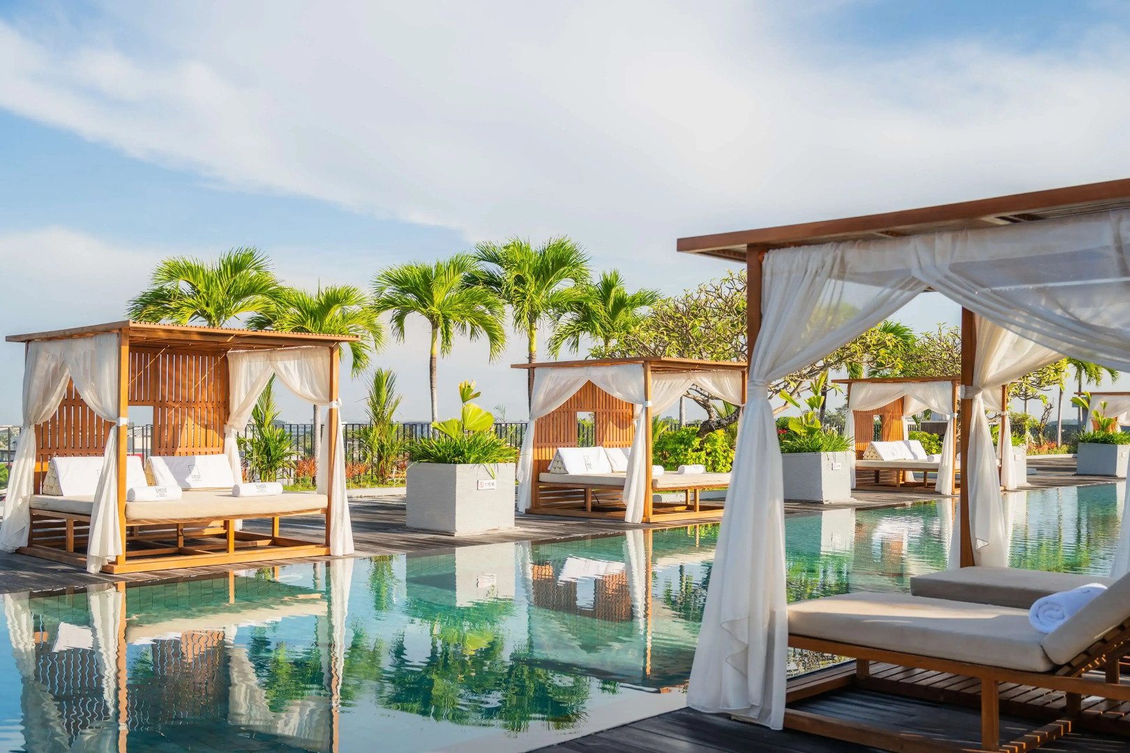 Cross Paasha Bali Seminyak