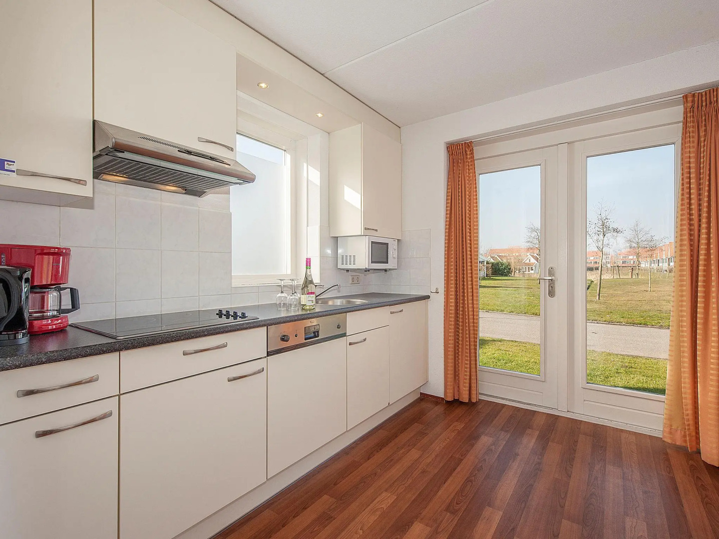 Comfortable villa with veranda, near the Grevelingen Lake