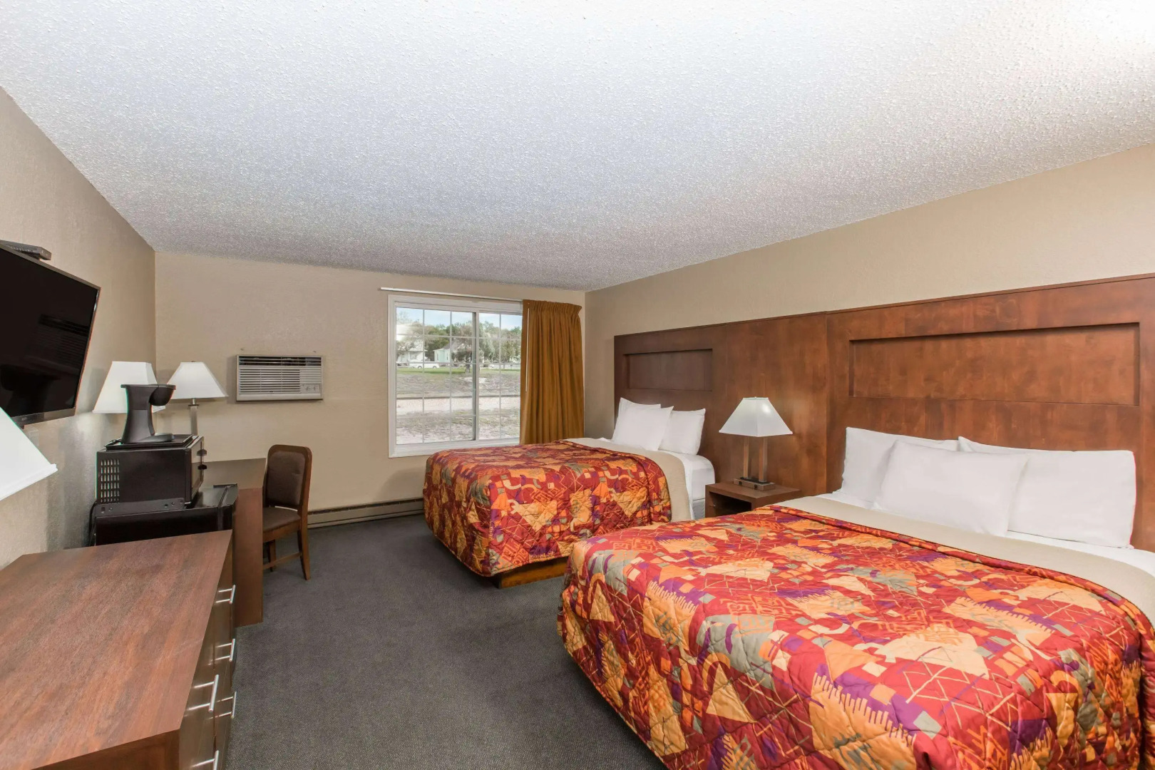 Days Inn by Wyndham Pierre