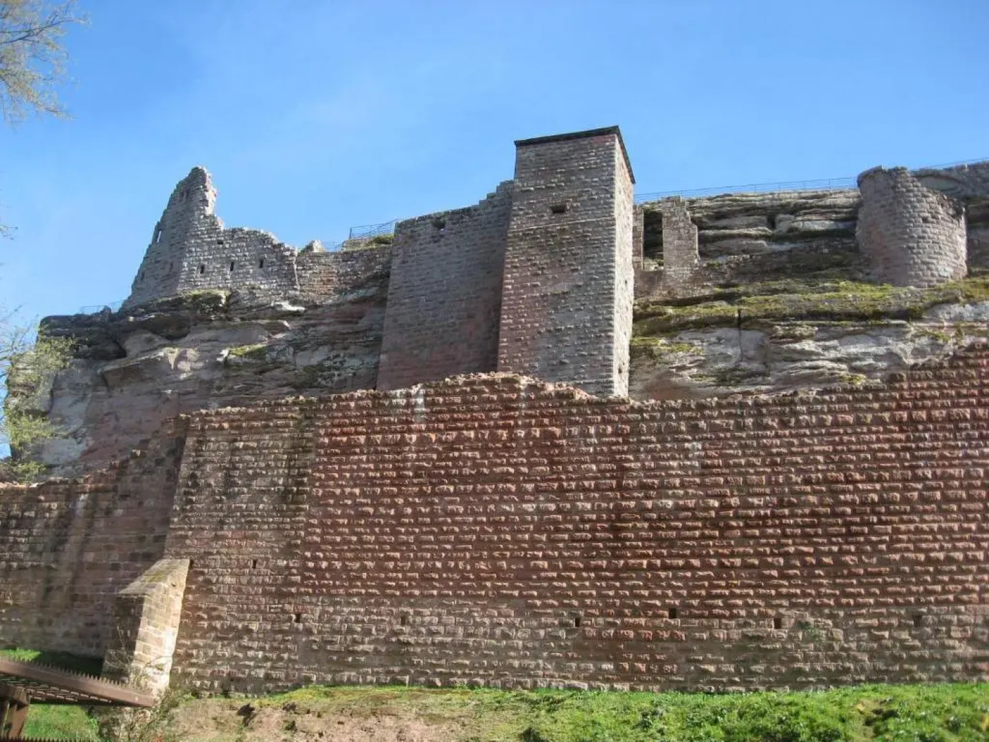 Meublés du 25 N3 Studio 1er Etage