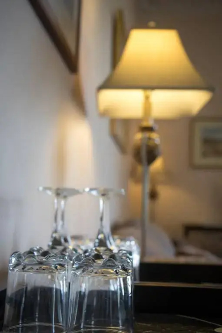 Whitehouse Country House