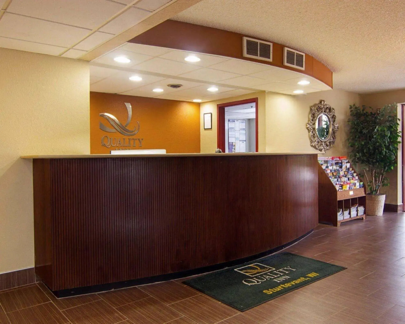 Super 8 by Wyndham Sturtevant/Racine