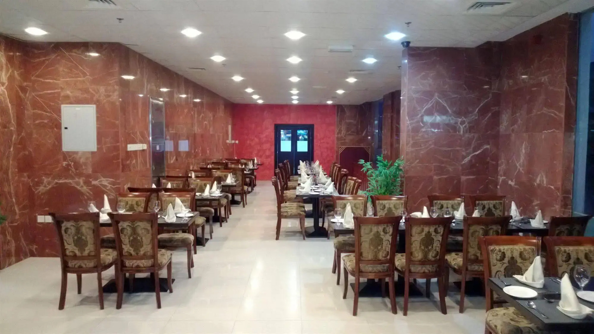 Raynor Hotel Apartments