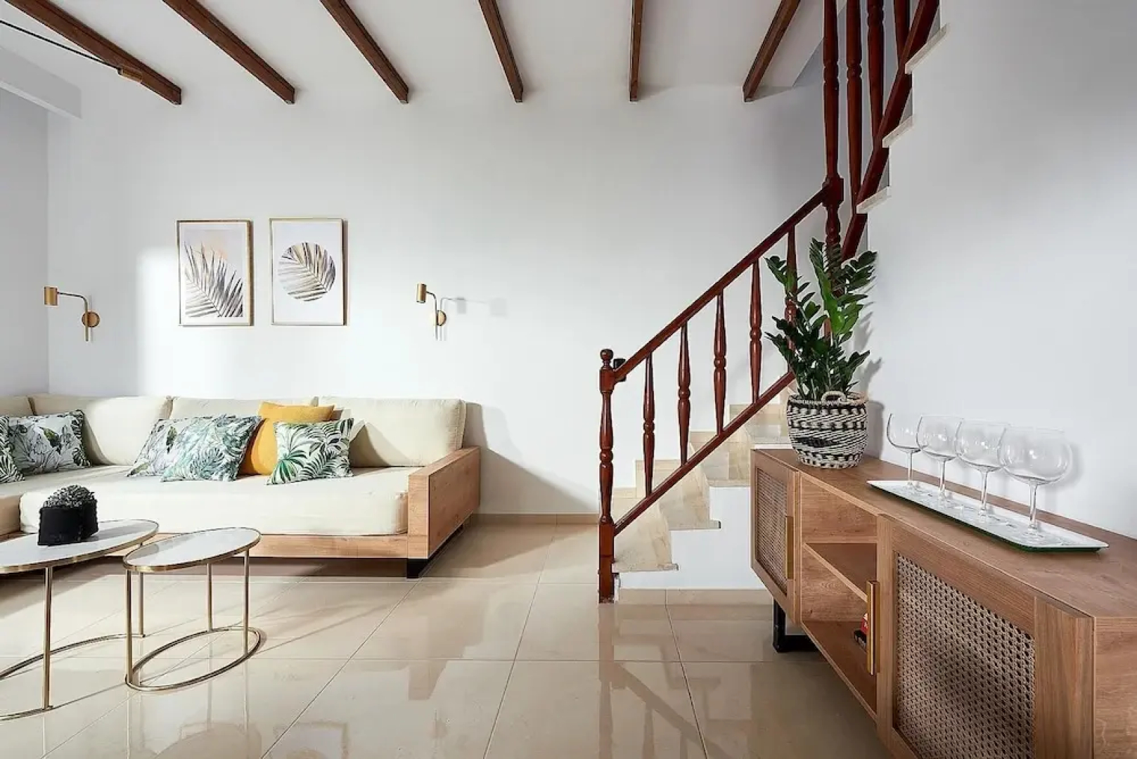 Seafront Villa With Private Pool and Kids Playground 300m From Restaurants