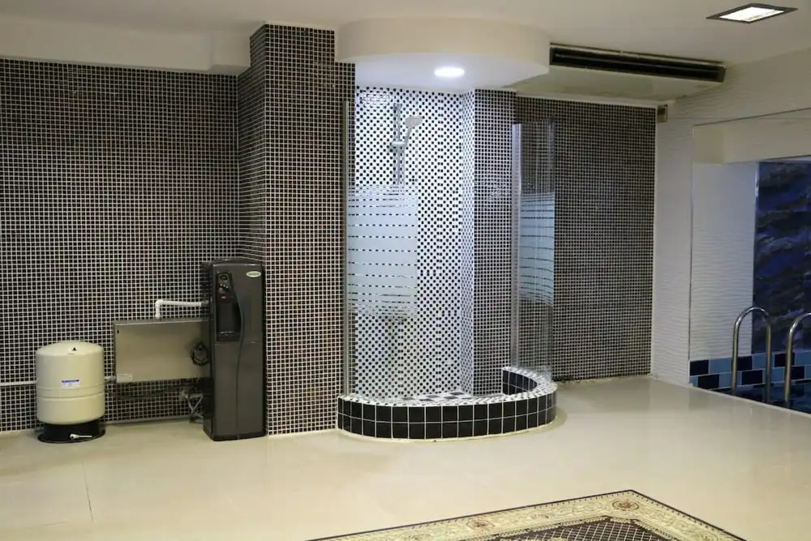 Business Grand Hotel