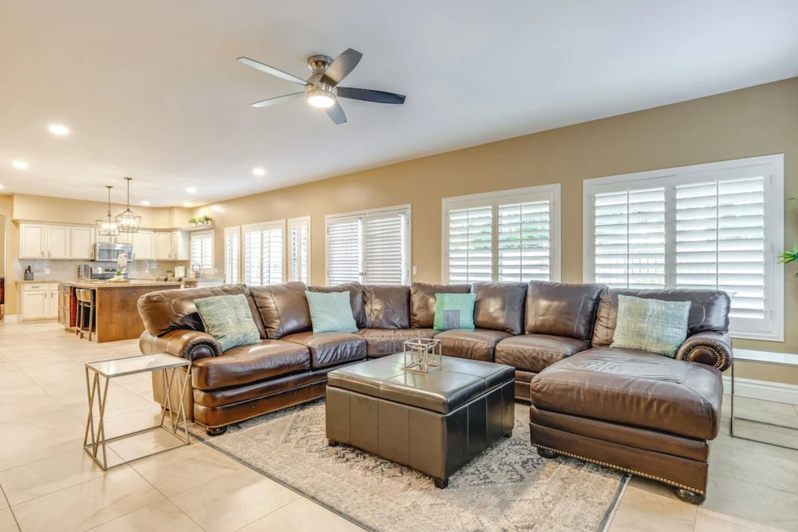 Heated Pool & Fire Pit: Family Home in Chandler