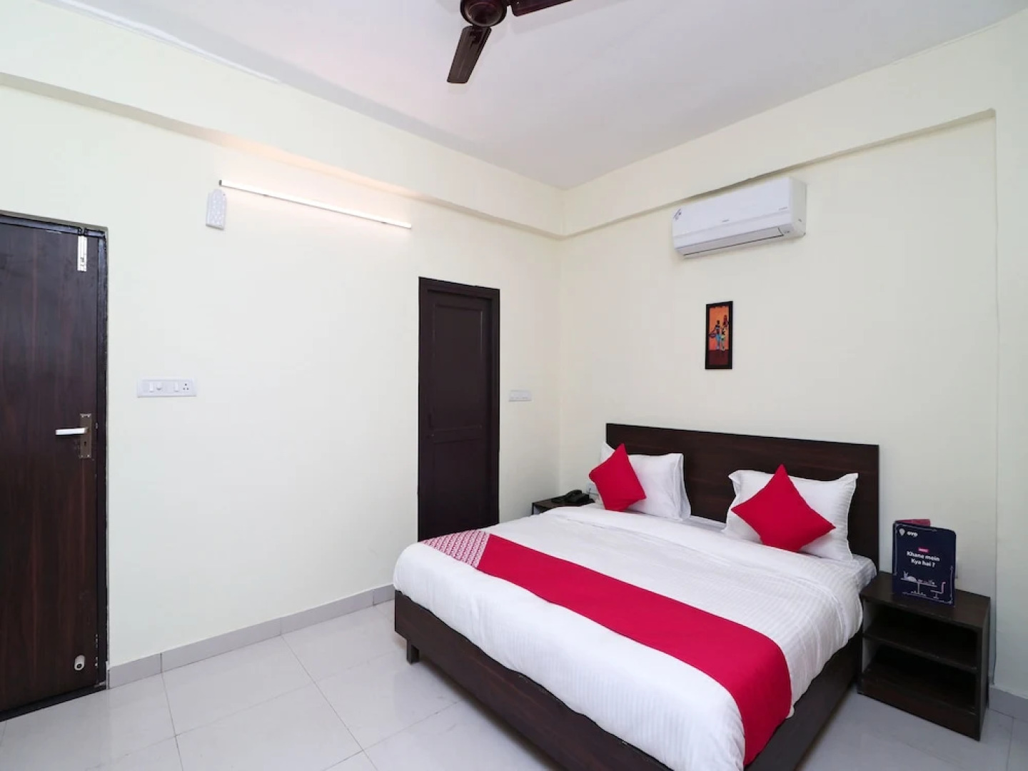 OYO 14811 Hotel Royal Monarch