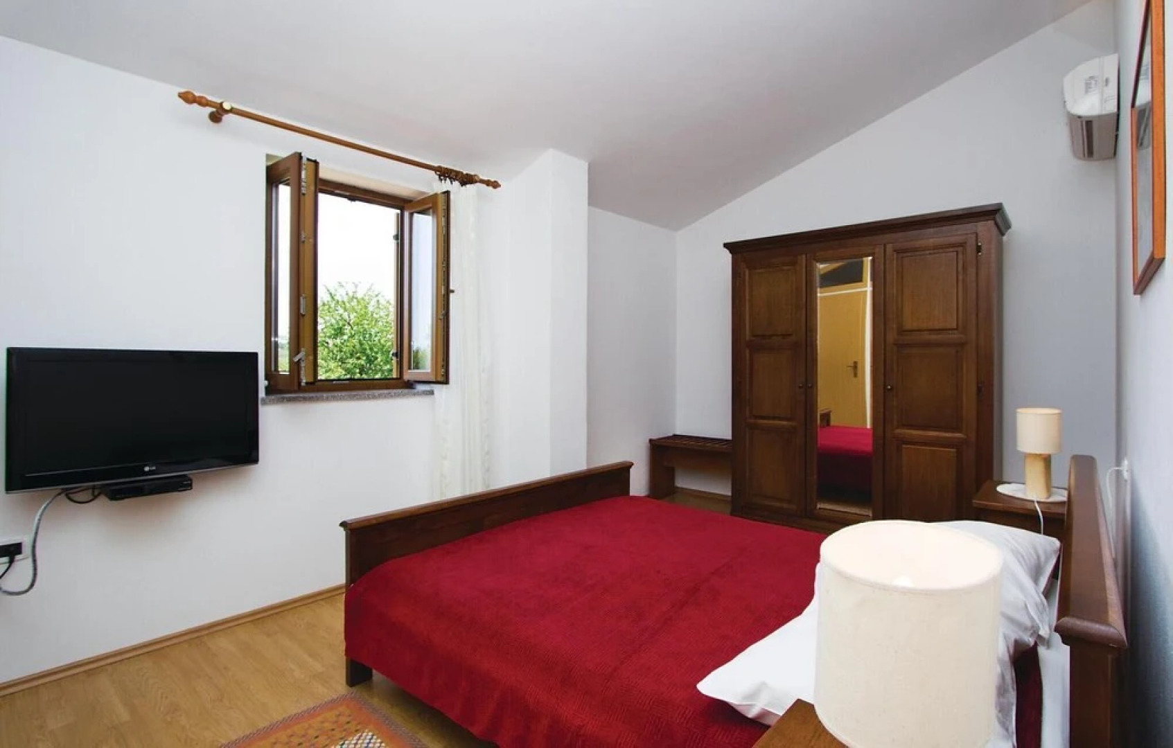 Beautiful Home in Belavici With Wifi and 2 Bedrooms