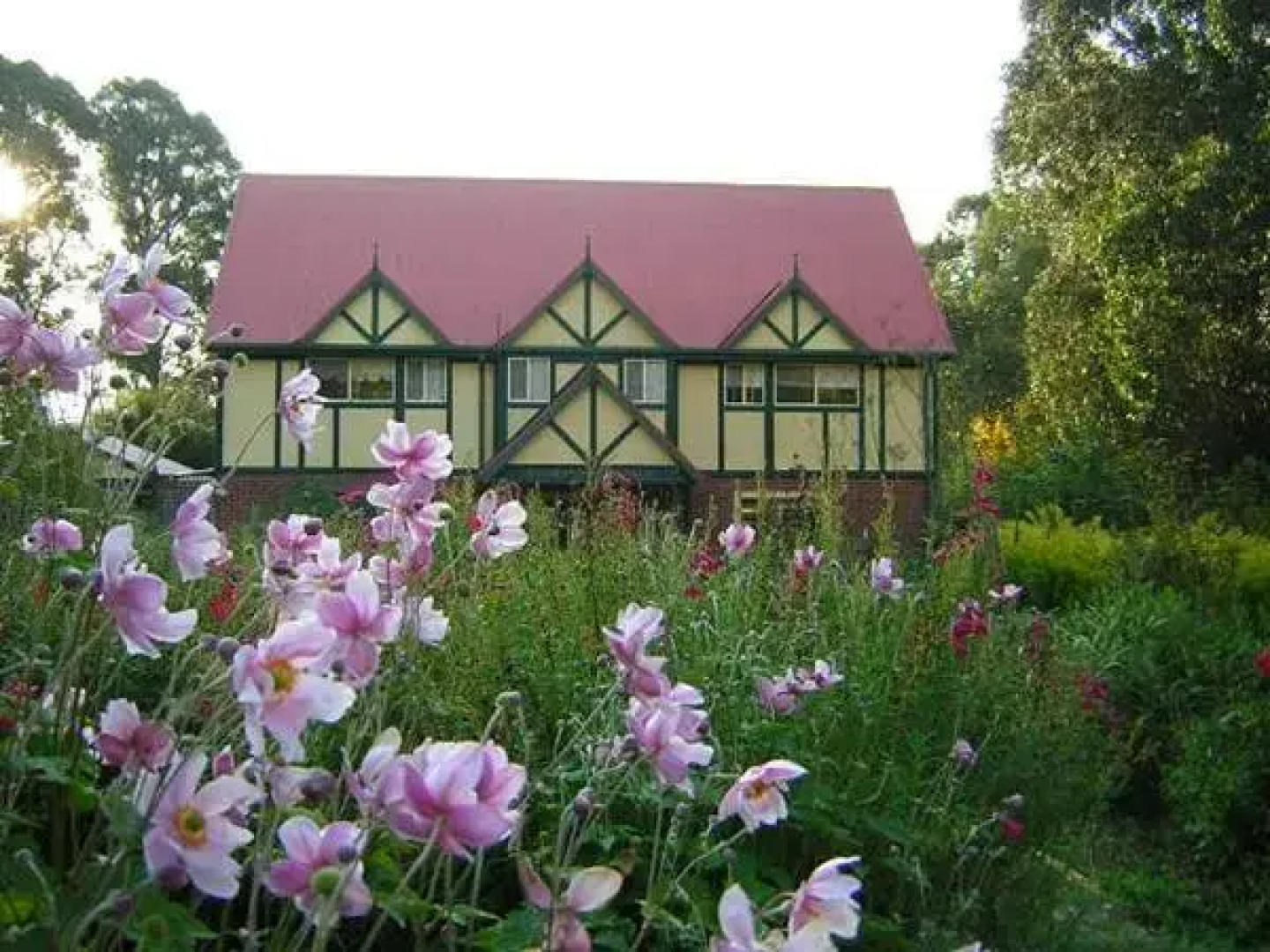 Wombat Cottage Bed & Breakfast