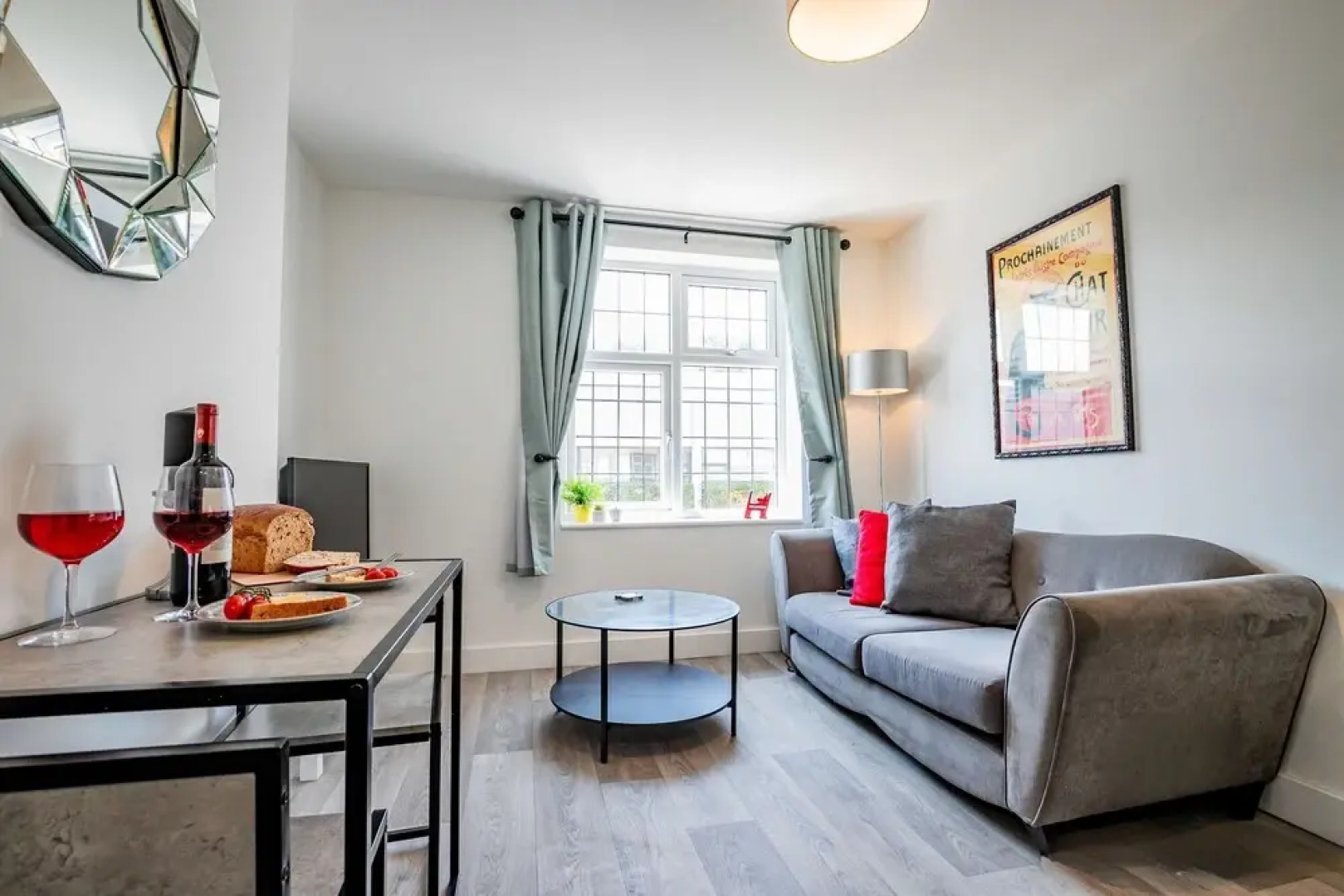 Host Stay Croydon Road Apartment