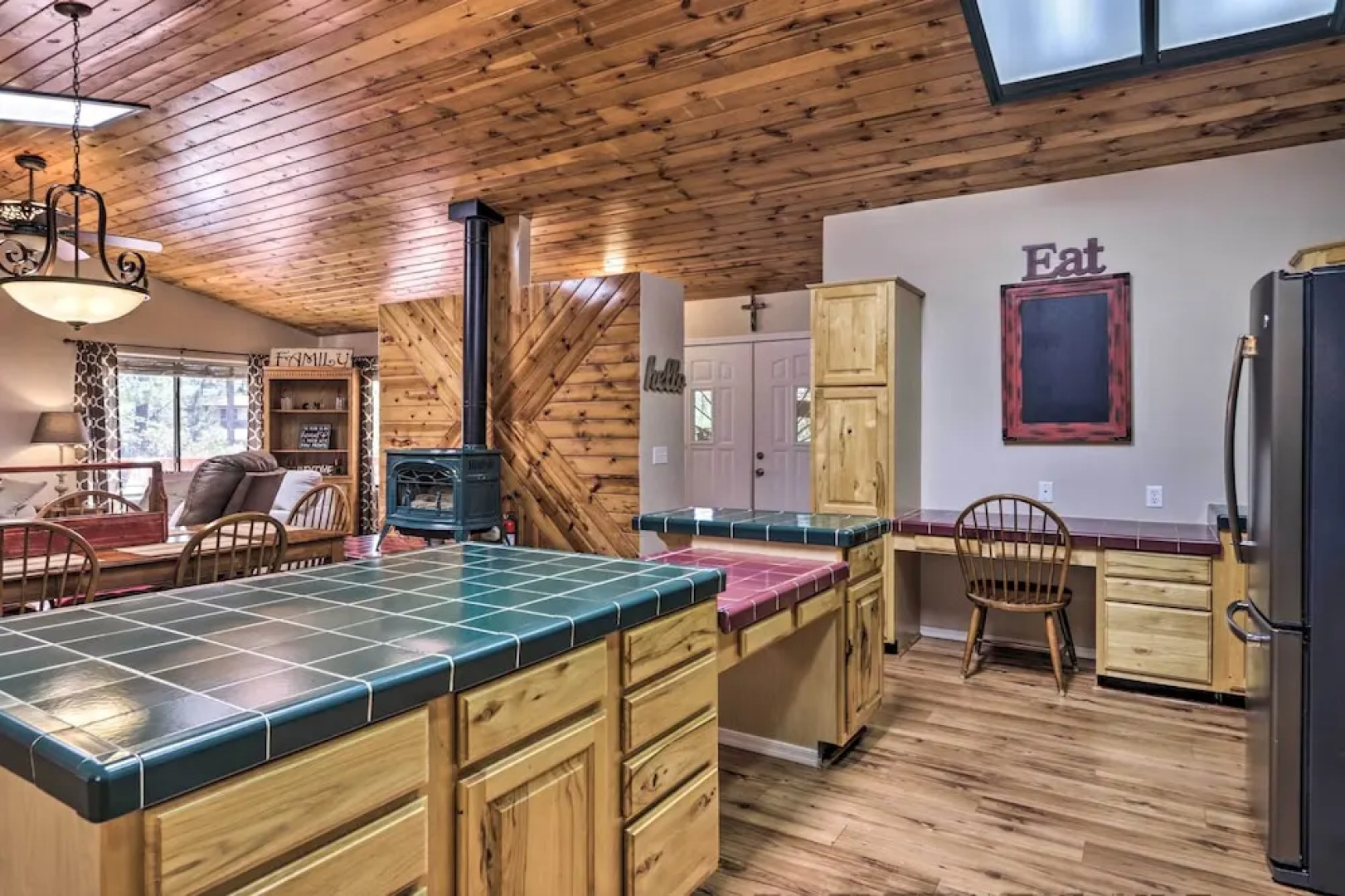 'hilda's Cabin' Mtn-view Retreat in Pine!