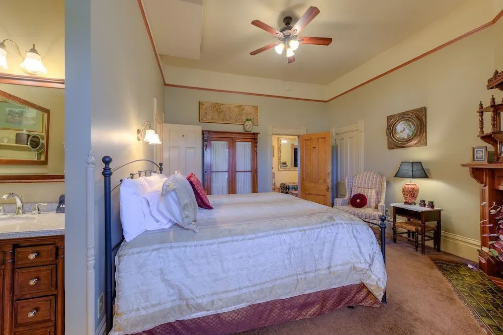 Sanders - Helena's Bed and Breakfast