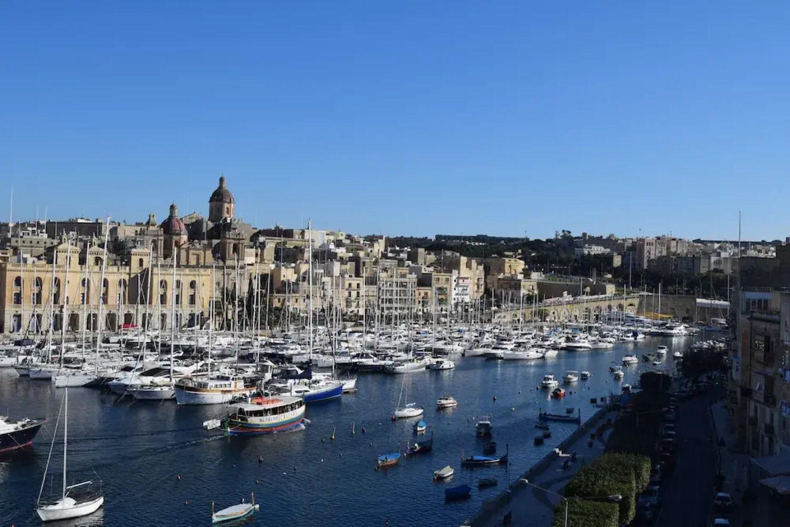 Senglea Seafront Apartment