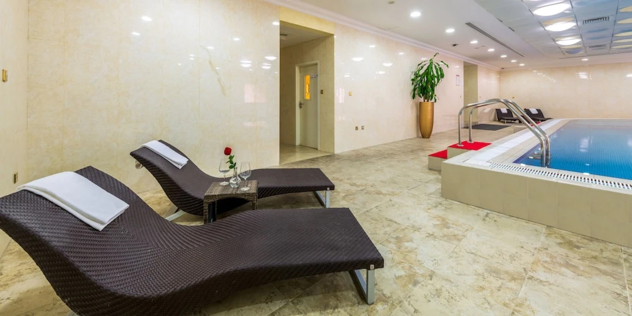 Al Sadd Suites Hotel