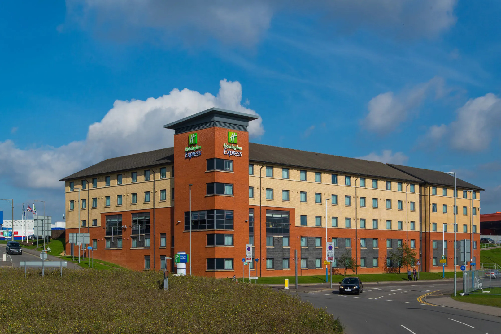 Holiday Inn Express London Luton Airport by IHG