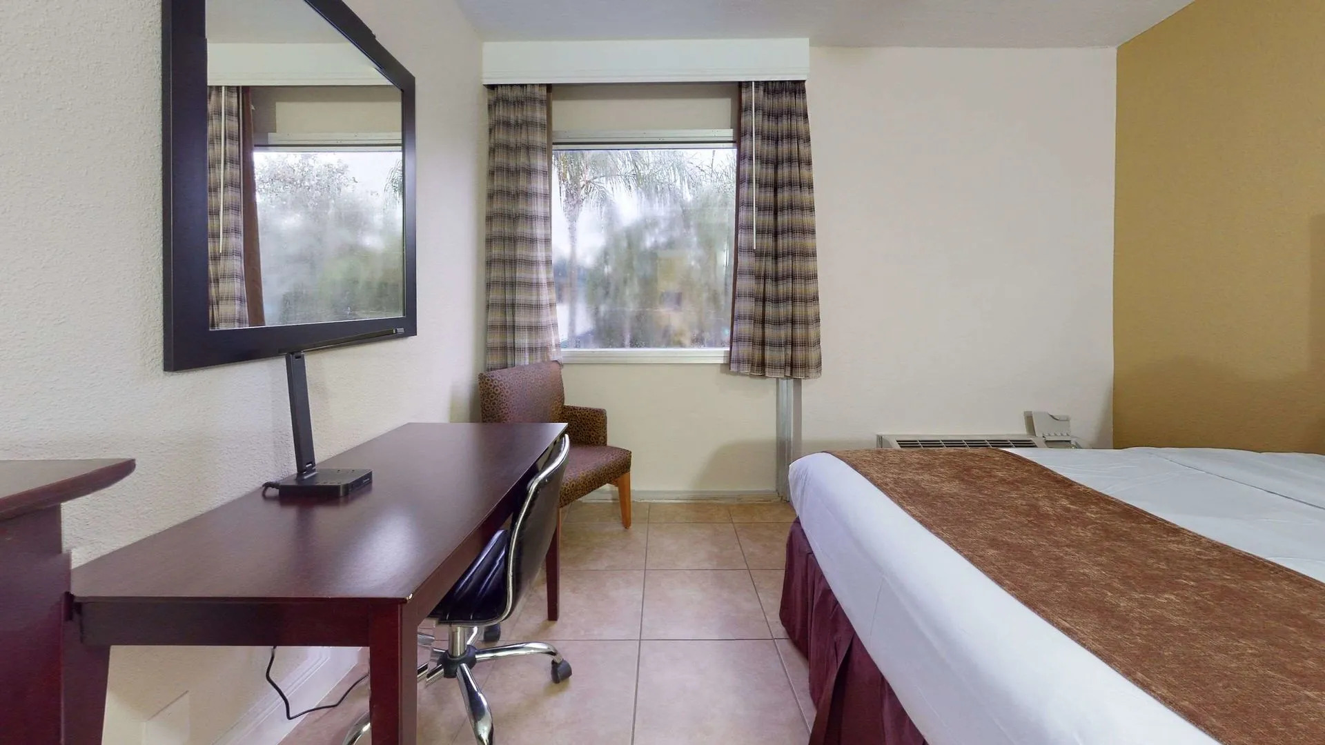 Rodeway Inn & Suites Fort Lauderdale Airport / Cruise Port