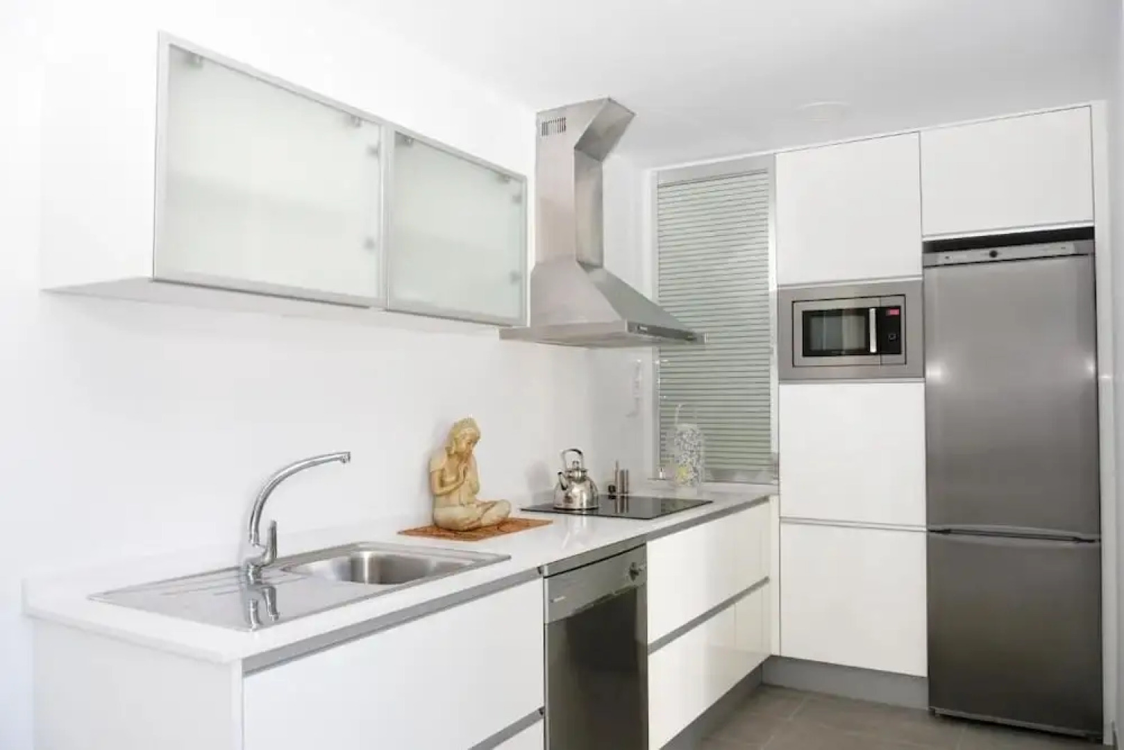 Pura Vida Beach Suites