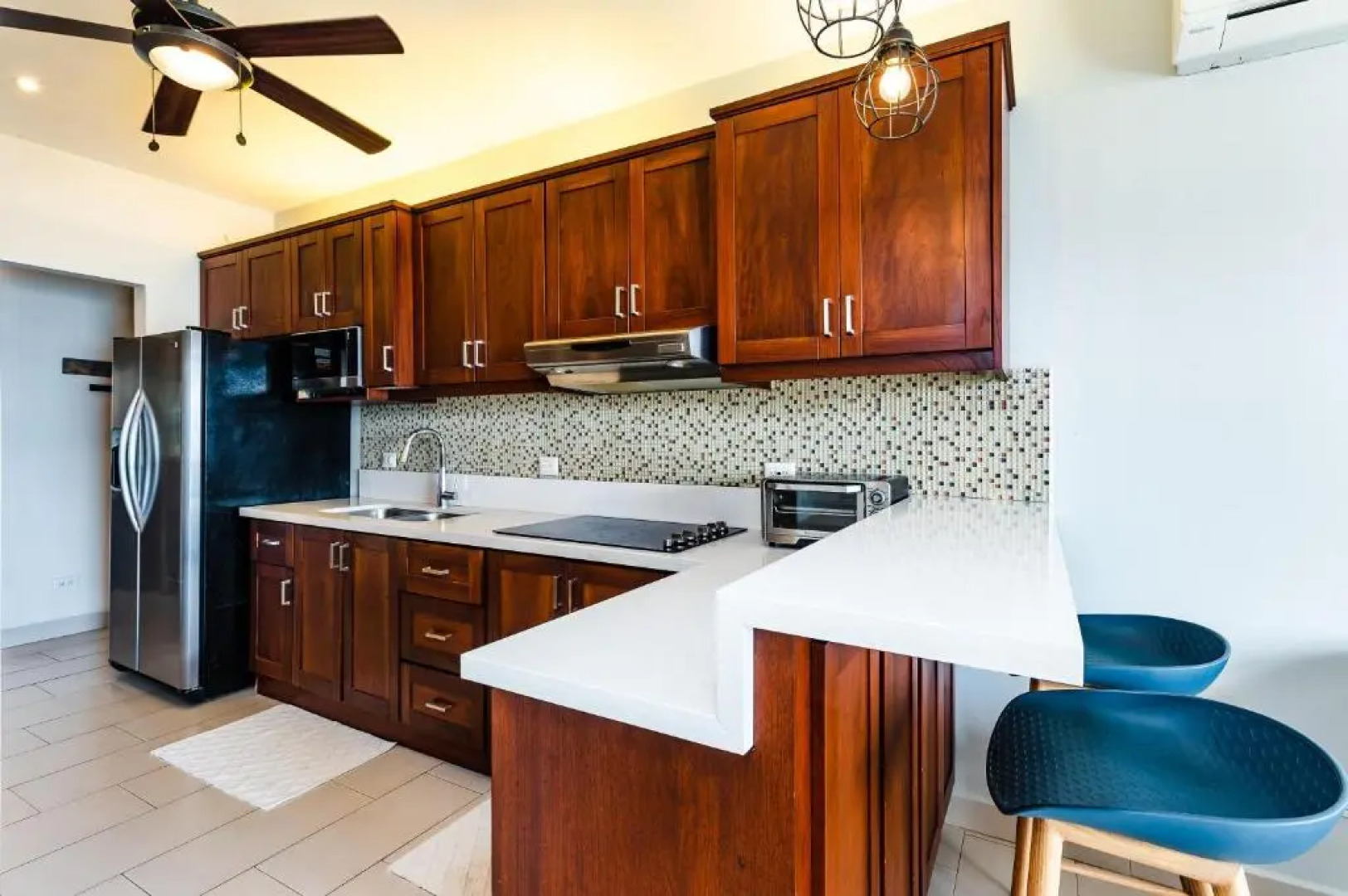 Flamingo Marina Resort 523, Flamingo 2-Bedroom Beachfront Condo with Pool