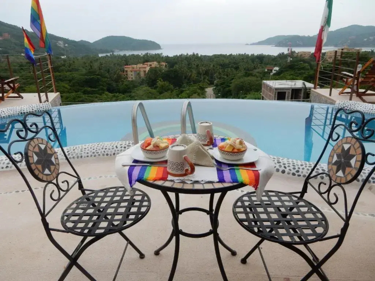 Casa Arcoiris Zihuatanejo