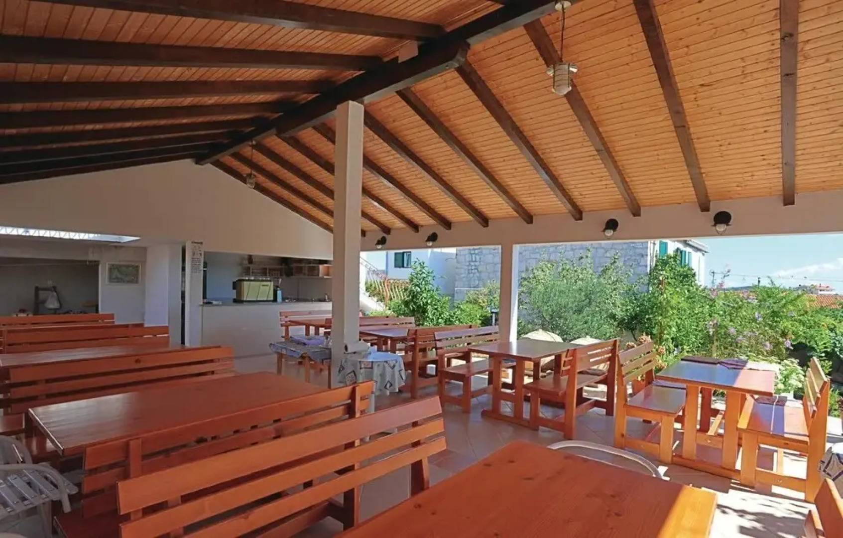 Beautiful Home in Drvenik Mali With Wifi and 4 Bedrooms