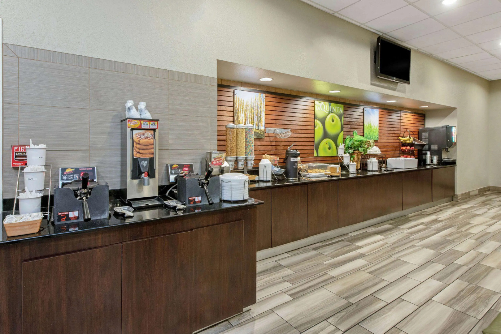 La Quinta Inn & Suites by Wyndham New Orleans Airport