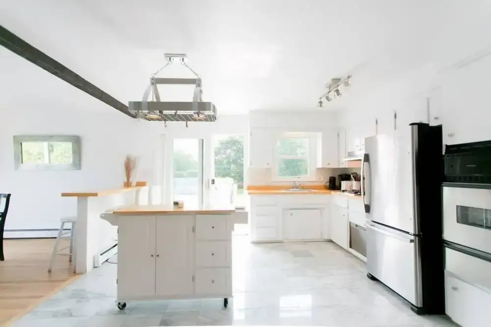 SH001 5 Bedroom Holiday home By Senstay