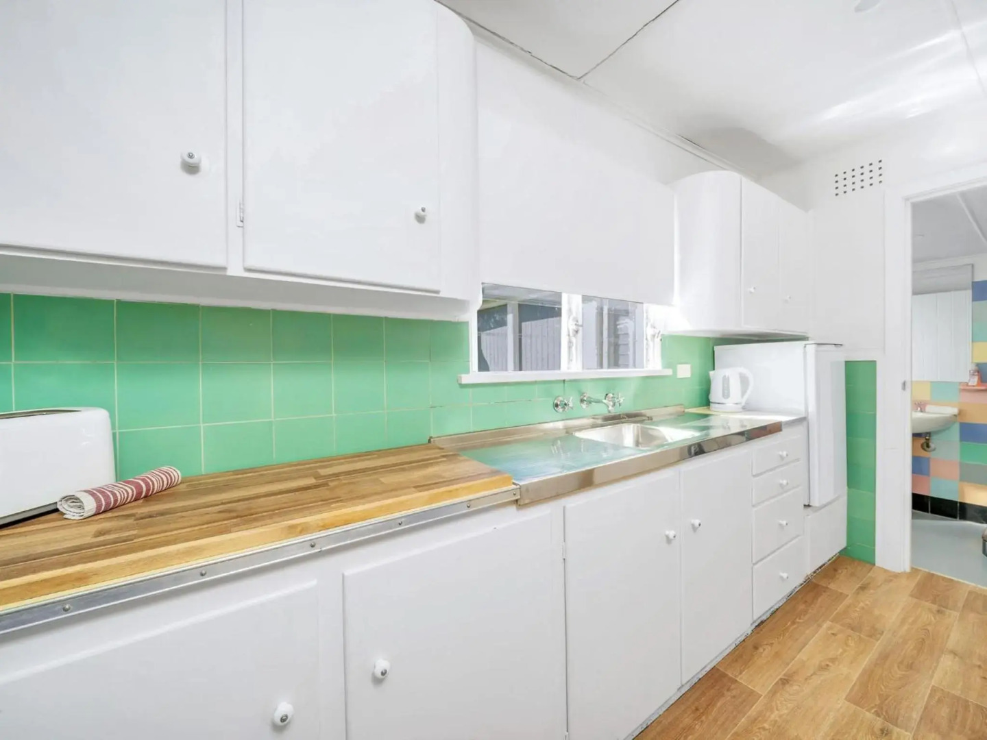 On The Beach at Vincentia 4pm Check Out Sundays